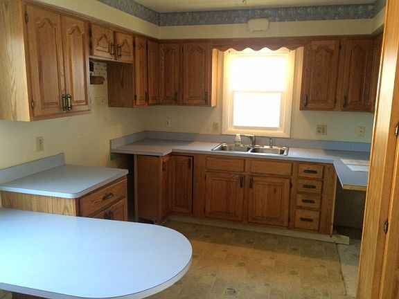 5th image of 25051 Glenbrook Blvd