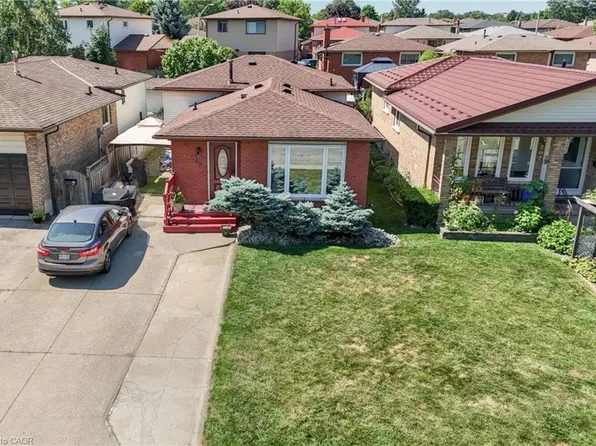 265 Bonaventure Dr, Hamilton, ON L9C 7B2