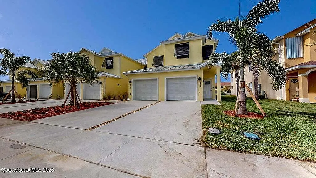 3930 Playa Del Sol Drive- 201 - 1 — Photo 2