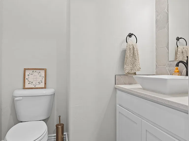 13401 Carterton Ave — Photo 12