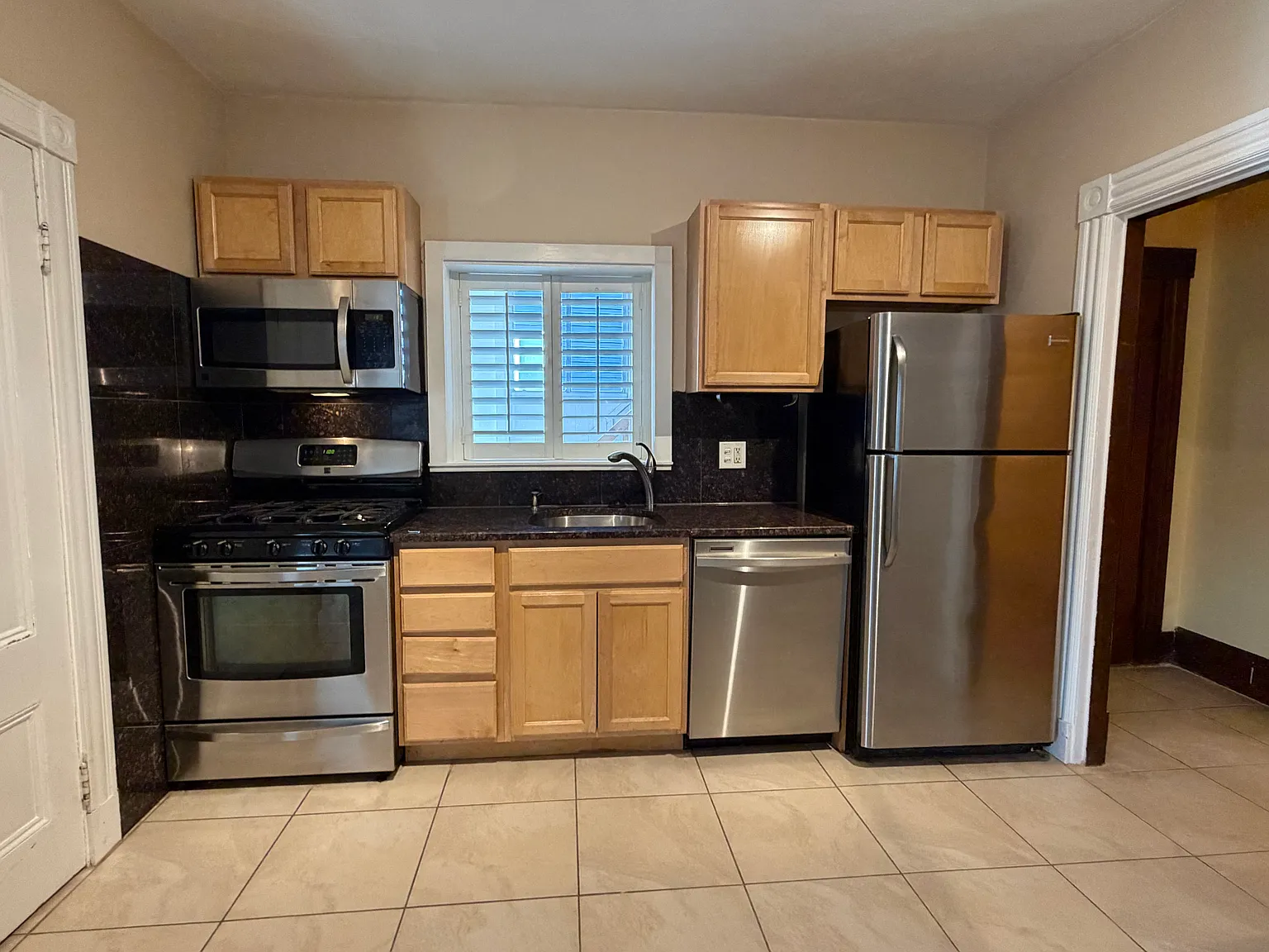 2 bed, 1322 sqft, $2,900 — Photo 1