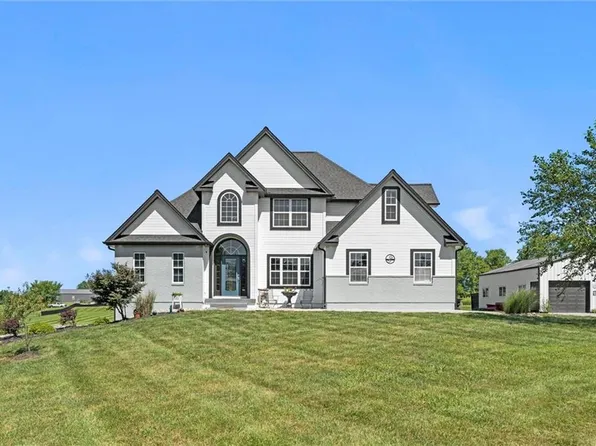 27210 E Rogers Rd, Buckner, MO 64016