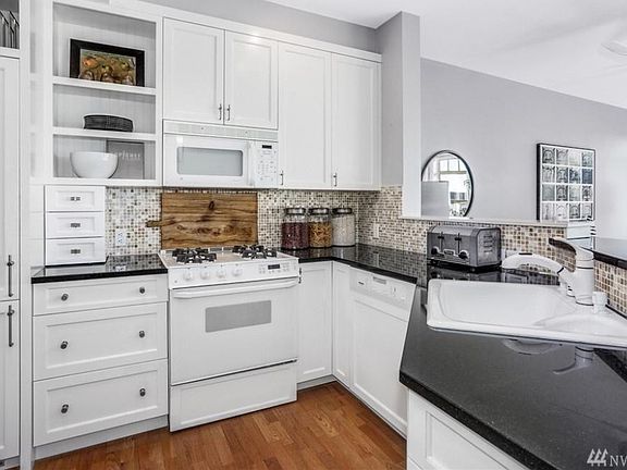 2nd image of 108 2nd Ave S APT 108