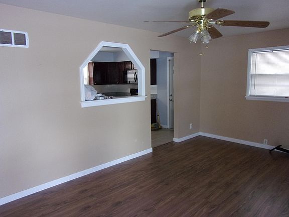 LIving room Dining combo with new laminate floors
