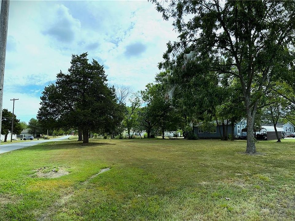 2nd image of 0 E Creager St