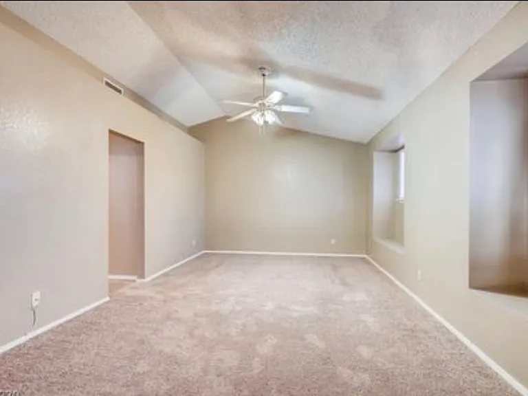 4824 Norway Ln — Photo 10