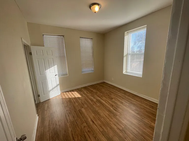 3146 California Ave — Photo 3