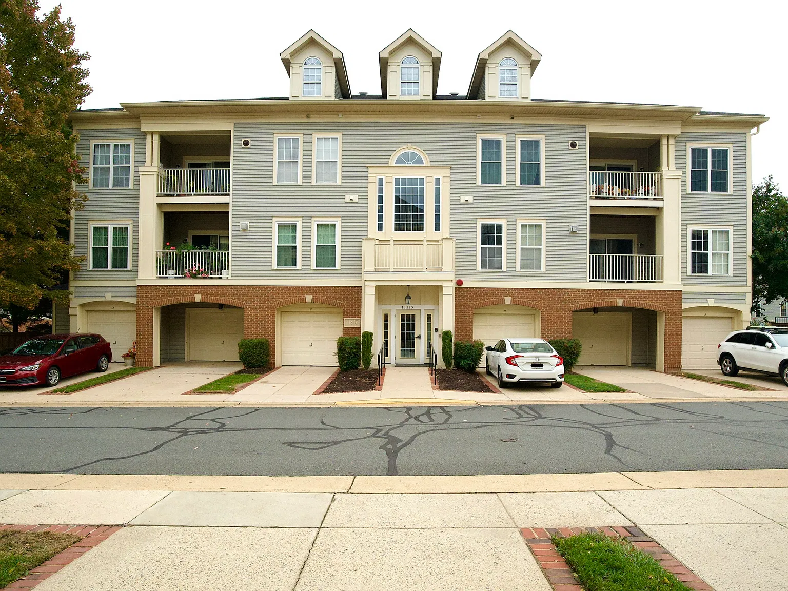 3 bed, 2.5 bath, 1505 sqft, $3,100 — Photo 1