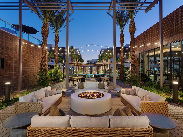 Town Chandler — Photo 19