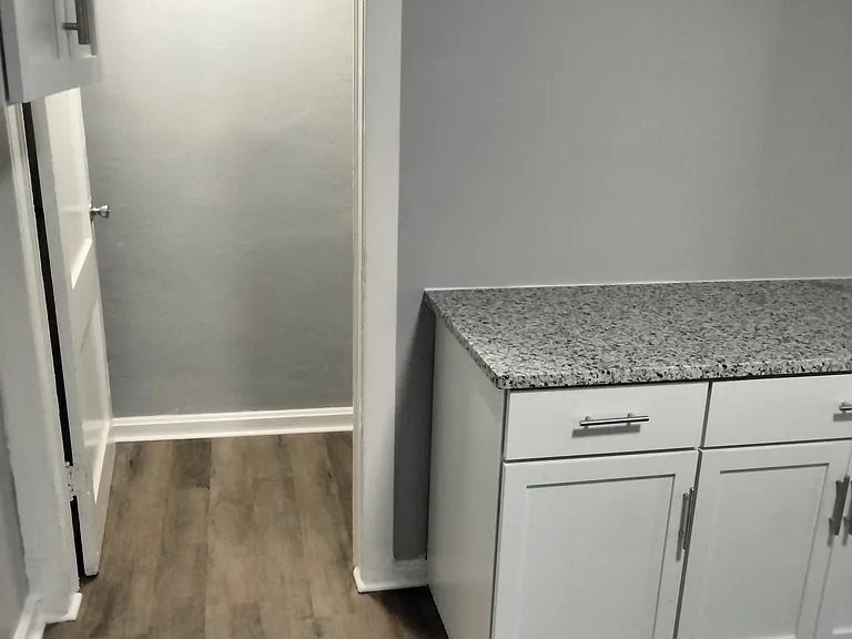 2922 Farrow Ave — Photo 9