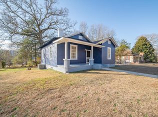 13 Perry St, Manchester, GA 31816