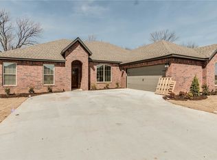 1808 SW Riverstone Rd, Bentonville, AR 72712