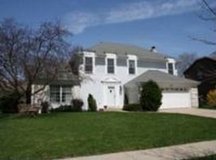 412 W Golf Rd, Libertyville, IL 60048