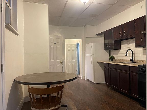 4th image of 1137 E Snyder Ave Floor 1