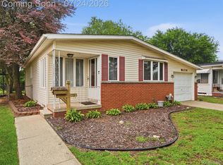 34167 Beechnut St, Westland, MI 48186