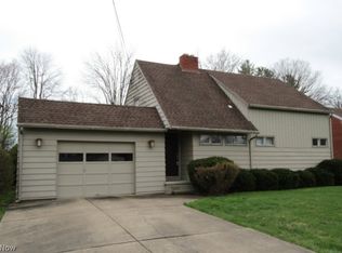 1120 Country Club Dr N, Zanesville, OH 43701