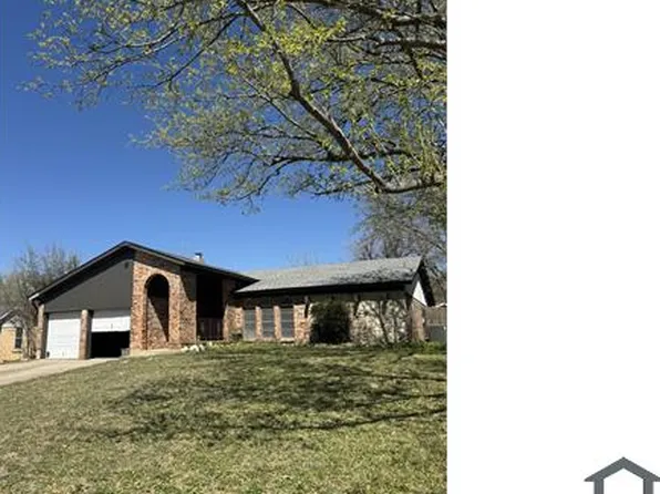 6741 Greenacres Dr, North Richland Hills, TX 76182