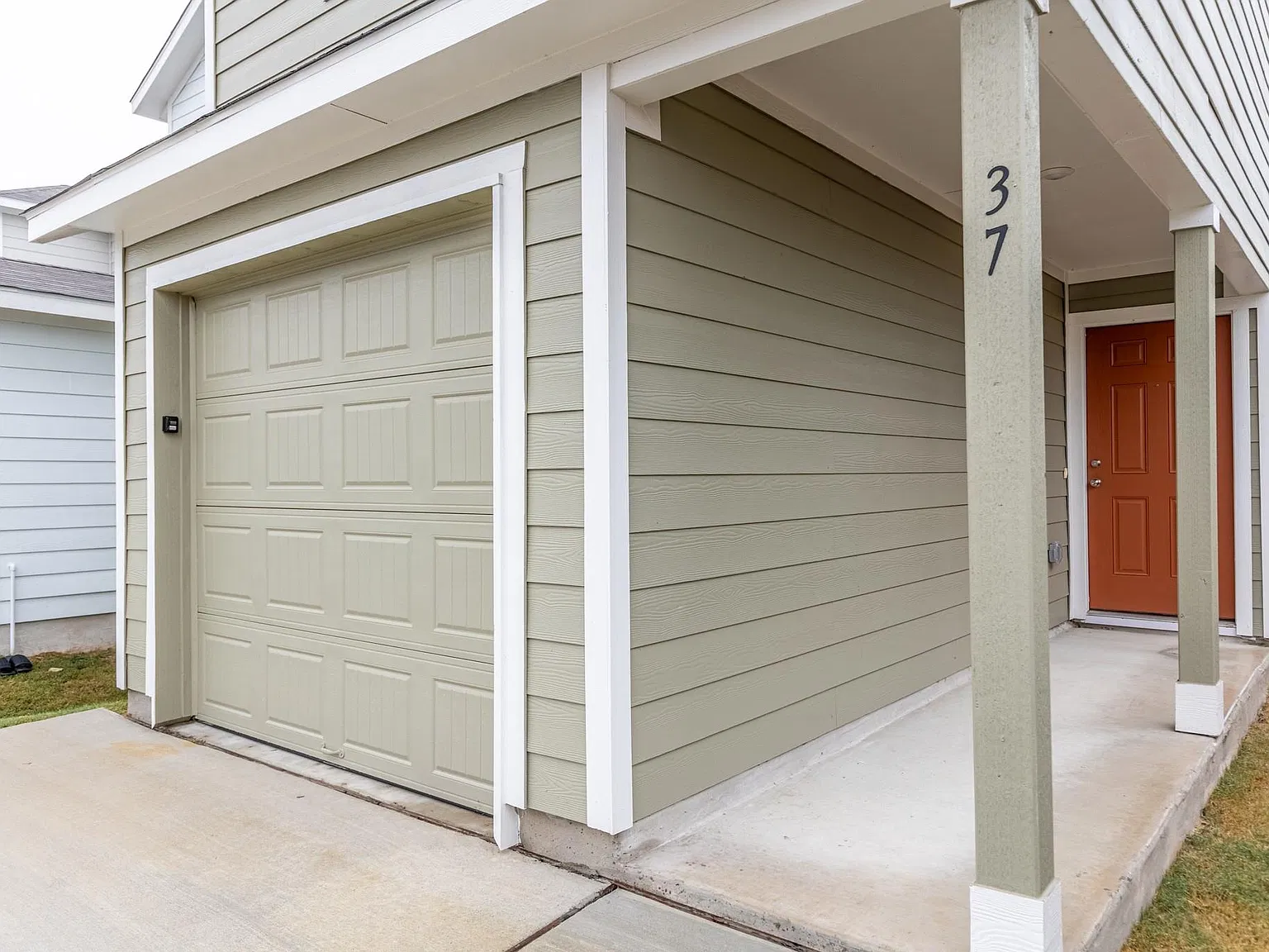 3 bed, 2.0 bath, 1284 sqft, $1,600 — Photo 3