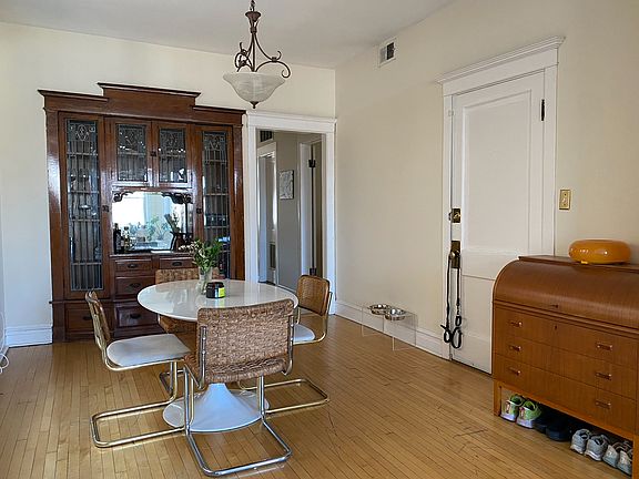 5th image of 1918 N Wood St APT 2