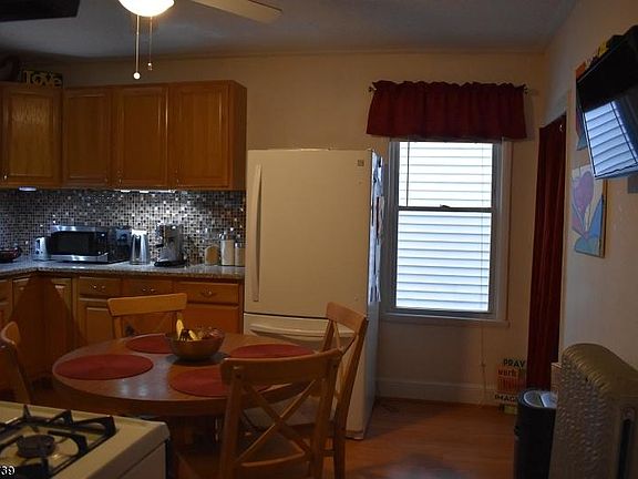4th image of 18 N 22nd St