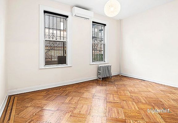 5th image of 391 Fenimore St #1