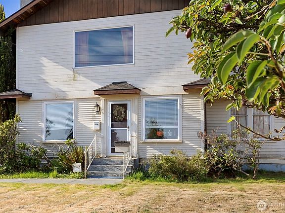 5th image of 536 E Lauridsen Boulevard