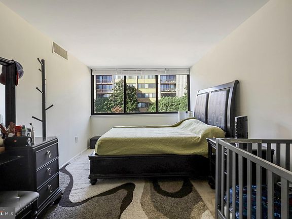 3rd image of 4 S Van Dorn St APT 606