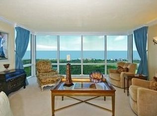 7515 Pelican Bay Blvd APT 4A, Naples, FL 34108