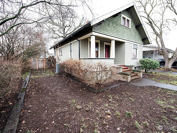 3rd image of 239 E Malcolm Street