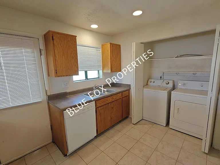3318 E Bellevue St #B — Photo 6
