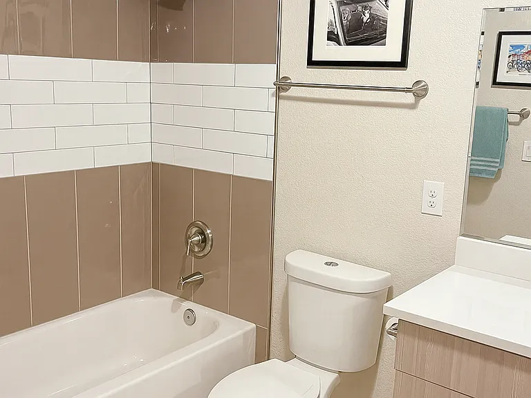 2270 Krameria St — Photo 13