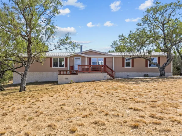 157 County Road 5635, Castroville, TX 78009