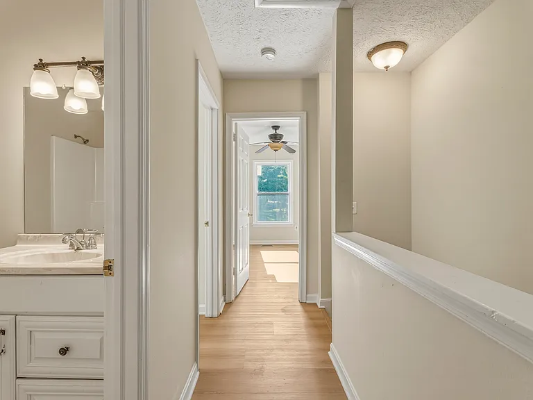 55 Oak Crest Ct — Photo 33