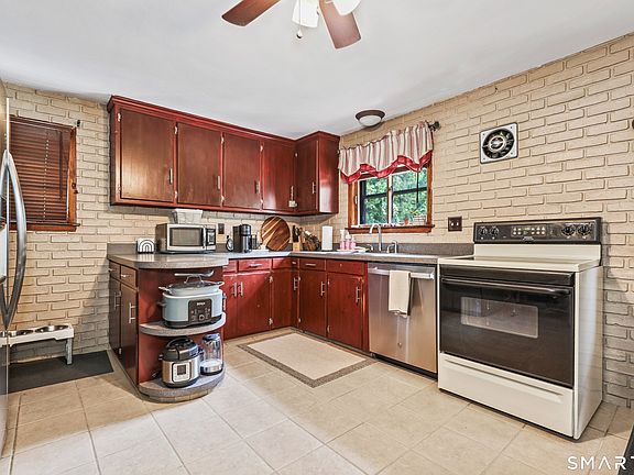 5th image of 73 Orchard Lane