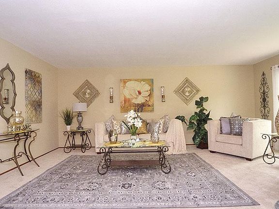 3rd image of 676 Wessex Pl