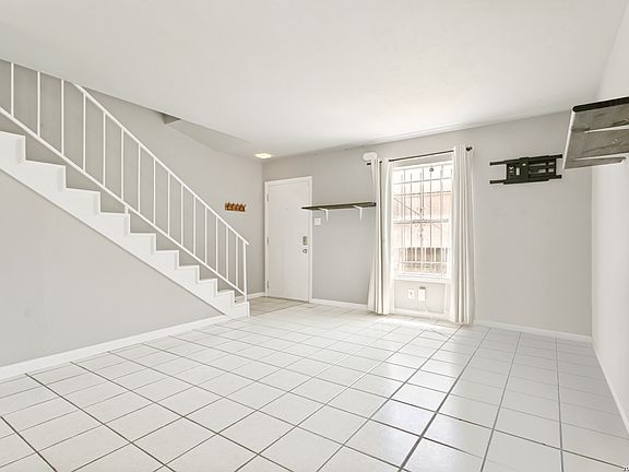 3rd image of 170 De Chantle Rd #401
