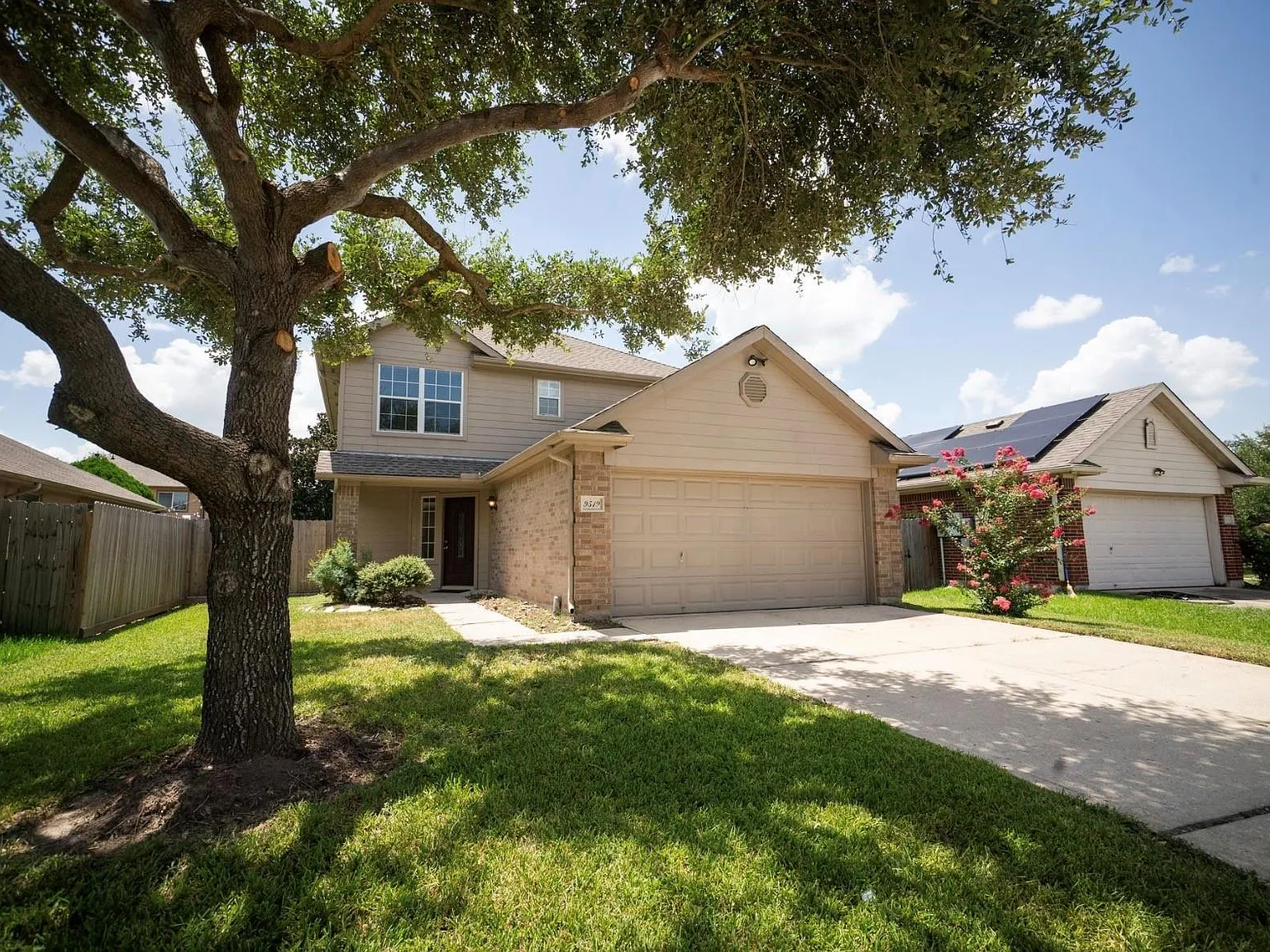 3 bed, 3.0 bath, 1700 sqft, $2,000 — Photo 1
