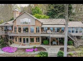 928 Lakecrest Dr, Seneca, SC 29672