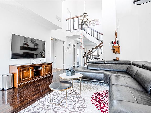 3rd image of 28118 Ridgeforest Ct