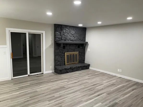 2437 S Kings Ave, Springfield, MO 65807