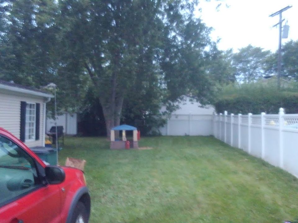 2nd image of 3629 Buckingham Ave