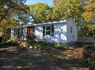 141 Lauries Ln, Marstons Mills, MA 02648