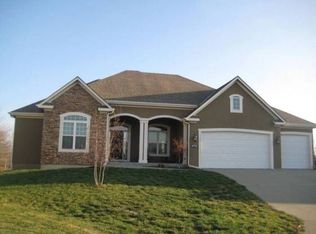 964 Sicklebar Dr, Peculiar, MO 64078