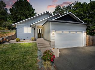2078 Cloverlawn Dr, Grants Pass, OR 97527