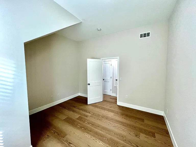 Spectacular, Completely Renovated 2 Bed/1 Bath Fully — Photo 6