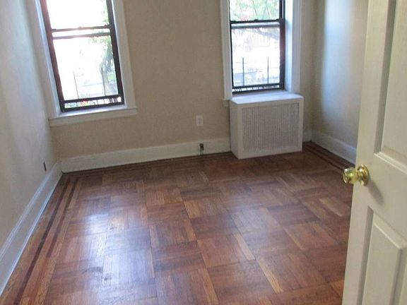 4th image of 2804 33rd St APT 1B