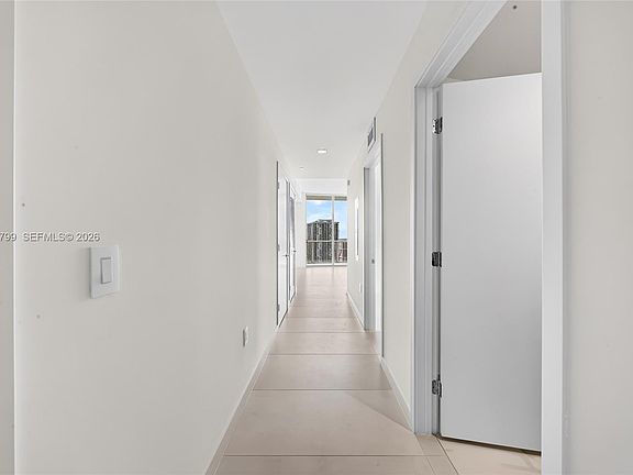 3rd image of 1400 Biscayne Blvd #2607