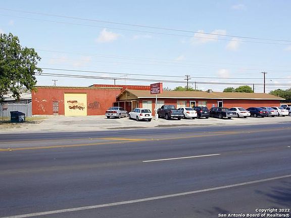 2nd image of 2743 Roosevelt Ave