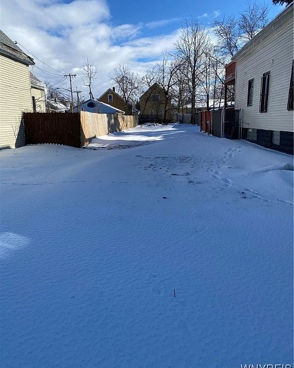 2nd image of 129 Sprenger Ave #9