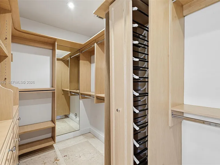 592 Fernwood Rd #B — Photo 19